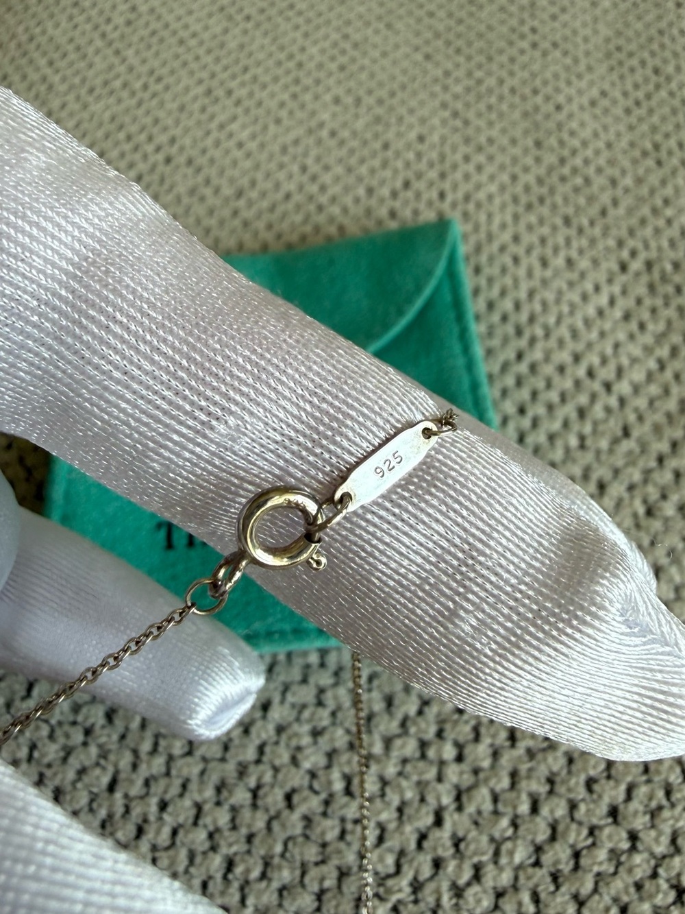 Authentic Tiffany & Co 925 Sterling Silver Oval pendant necklace - Picture 4 of 8